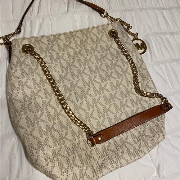 Beau MK 👜 - Picture 3 of 10